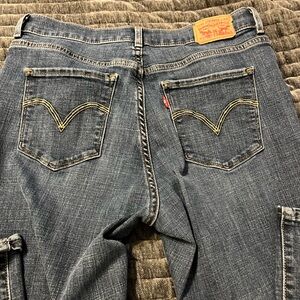 Levi's Women's Dark Blue size 8 Jeans